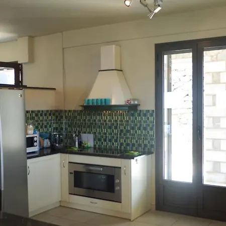 Entire 6 Bed Ensuite - Infinity Pool فيلة Megali Mantineia