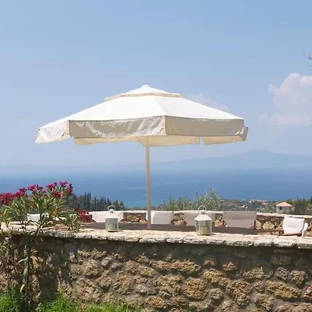 Villa Entire 6 Bed Ensuite - Infinity Pool Megali Mantineia