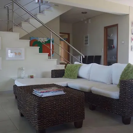 Villa Entire 6 Bed Ensuite - Infinity Pool