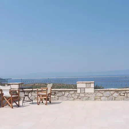 Entire 6 Bed Ensuite - Infinity Pool *