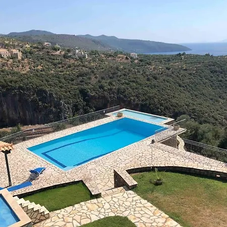 Entire 6 Bed Ensuite - Infinity Pool