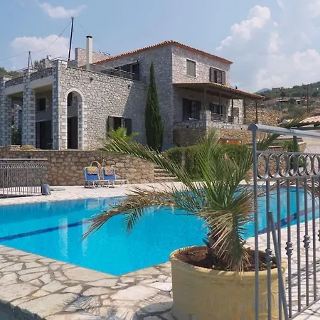 Entire 6 Bed Ensuite - Infinity Pool