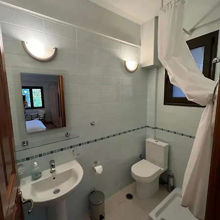 Entire 6 Bed Ensuite - Infinity Pool Megali Mantineia