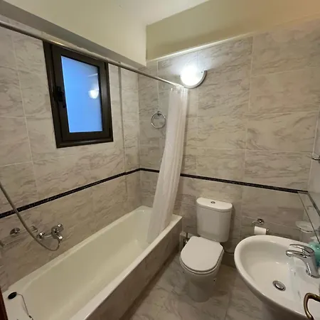 Entire 6 Bed Ensuite - Infinity Pool * Megali Mantineia