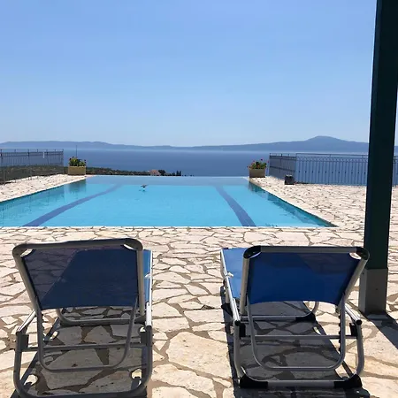 Entire 6 Bed Ensuite - Infinity Pool 빌라 Megali Mantineia