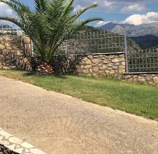 וילה Entire 6 Bed Ensuite - Infinity Pool Megali Mantineia