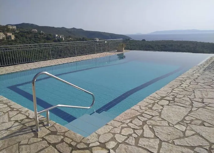 Entire 6 Bed Ensuite - Infinity Pool וילה *